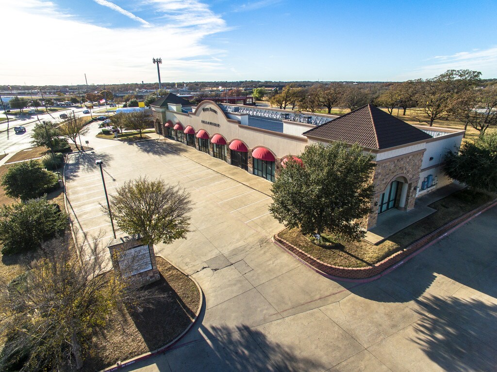 4701 W Sublett Rd, Arlington, TX 76017