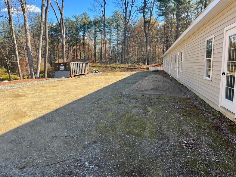 188 E Main St, Georgetown, MA for sale - Building Photo - Image 3 of 5