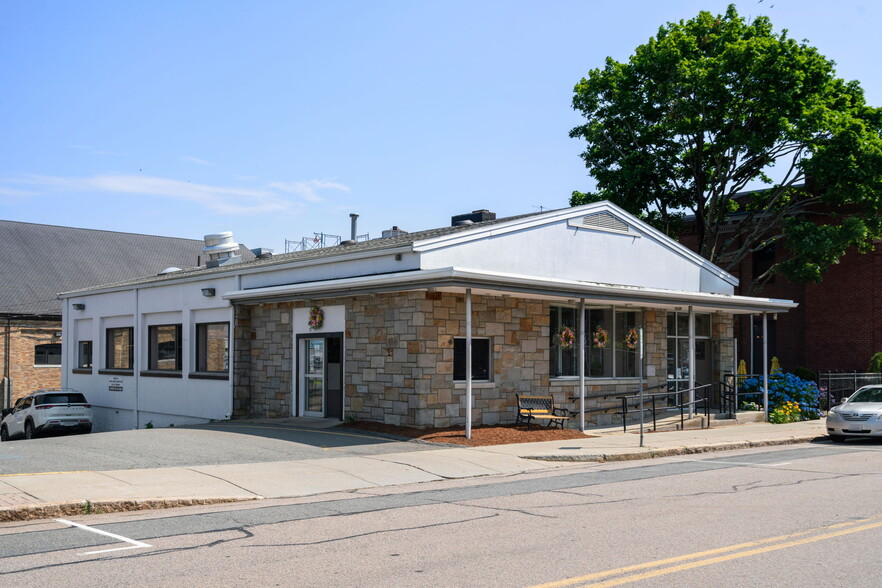 157 Central St, Norwood, MA for lease - Building Photo - Image 2 of 4