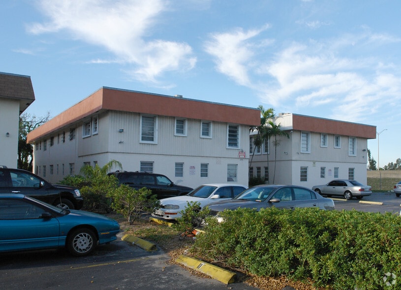 2846 Fillmore St, Hollywood, FL 33020