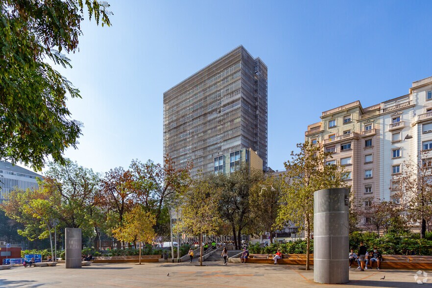 Plaça de Gal.La Placídia, 1, Barcelona, Barcelona for lease - Primary Photo - Image 1 of 7