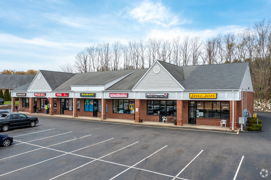 483 Monroe Tpke, Monroe, CT for lease - Primary Photo - Image 1 of 3