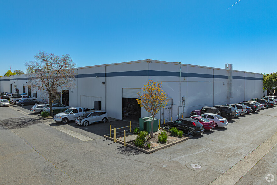 7307 Roseville Rd, Sacramento, CA for lease - Building Photo - Image 3 of 34