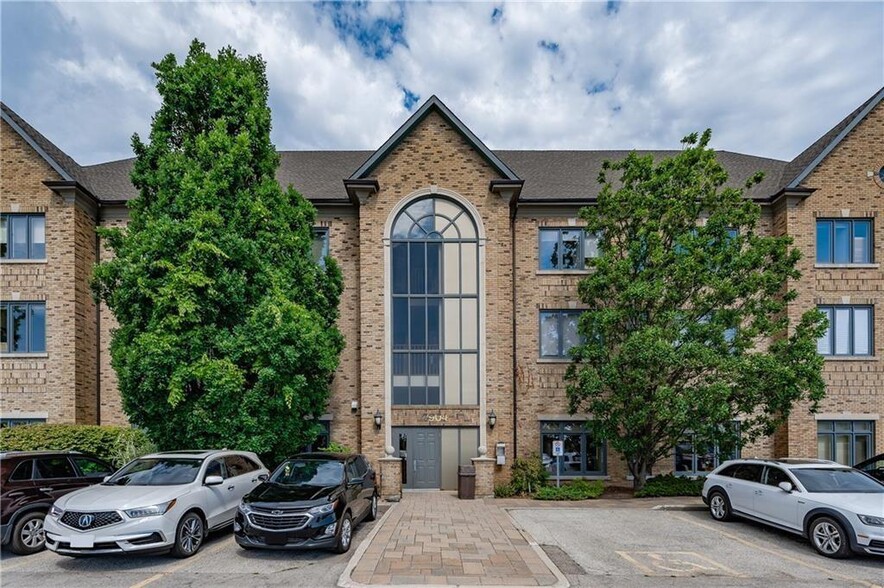 2904 South Sheridan Way, Oakville, ON for lease - Primary Photo - Image 1 of 42