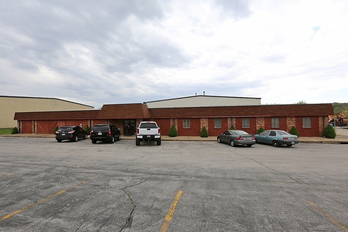 1535 McNutt Rd, Herculaneum, MO 63048