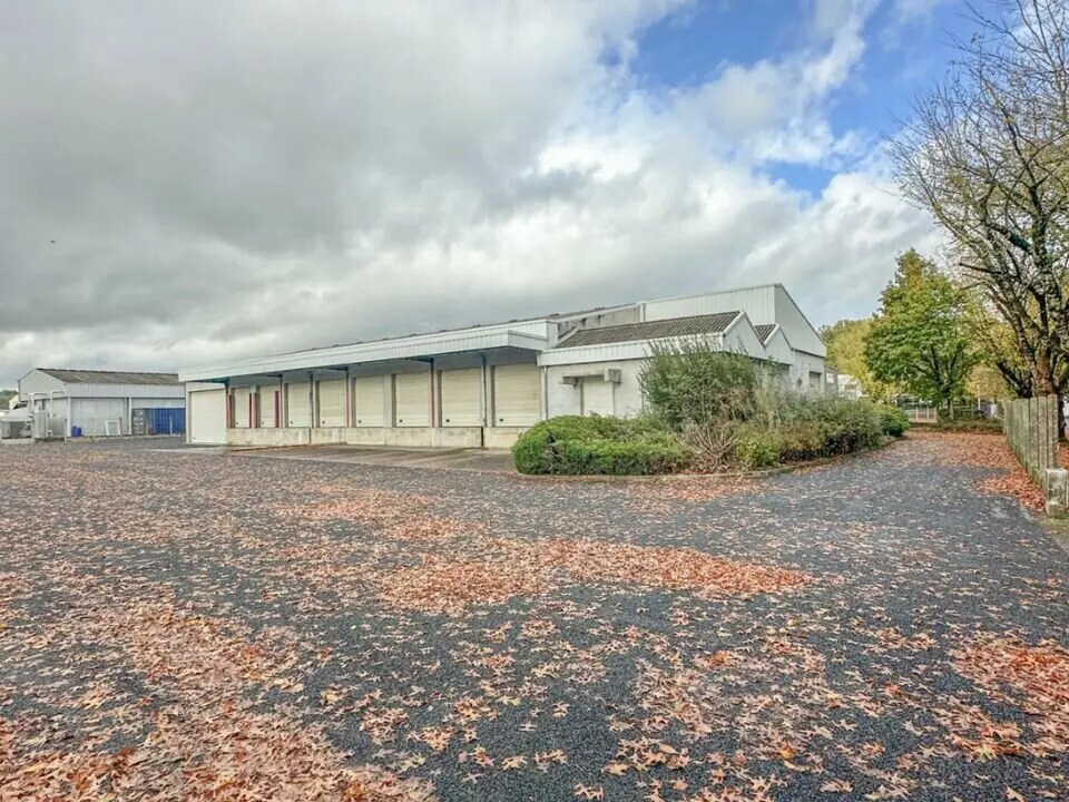 Flex in BRIVE-LA-GAILLARDE for lease Building Photo- Image 1 of 4