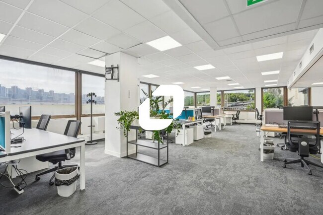 Location Bureaux 390 m² à 867 m²