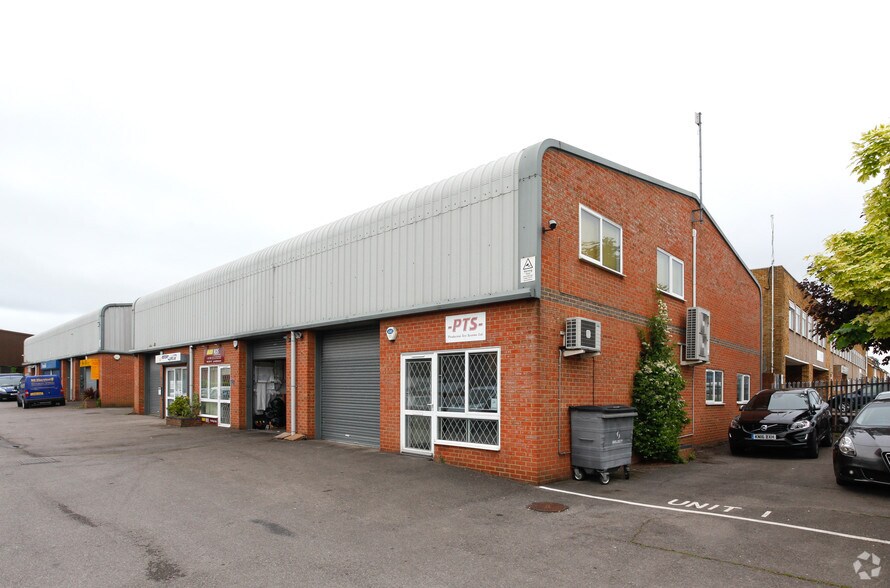 12 Commercial Rd, Reading for sale - Primary Photo - Image 1 of 1