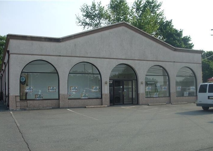 4634 Penn Ave, Sinking Spring, PA for sale - Primary Photo - Image 1 of 1
