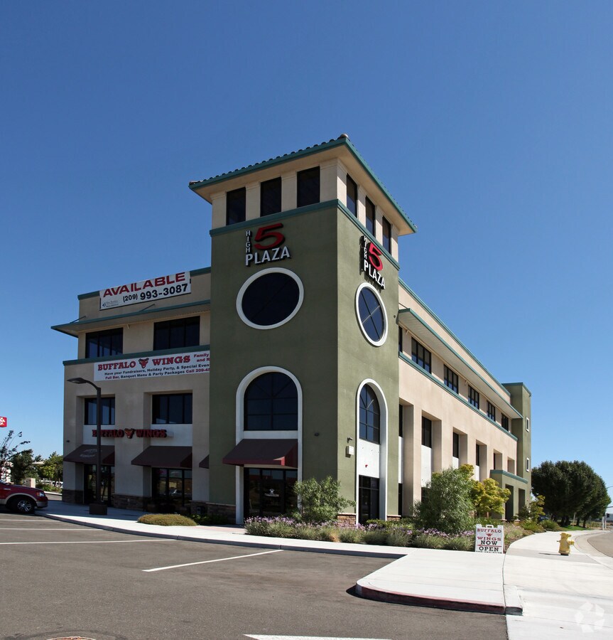 16925 S Harlan Rd, Lathrop, CA 95330