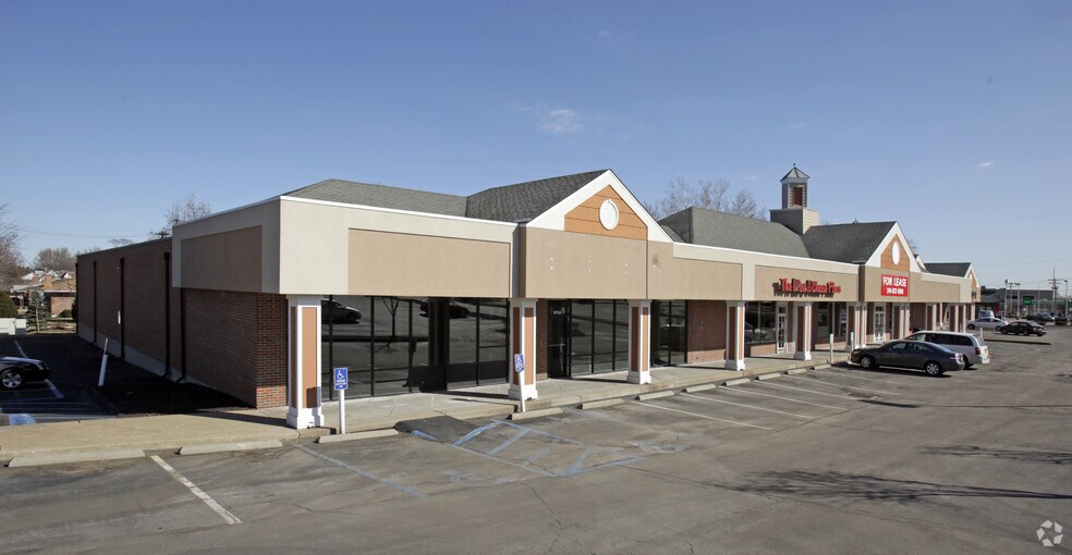 97399761 Manchester Rd, Rock Hill, MO 63119 Colonial Square Shopping