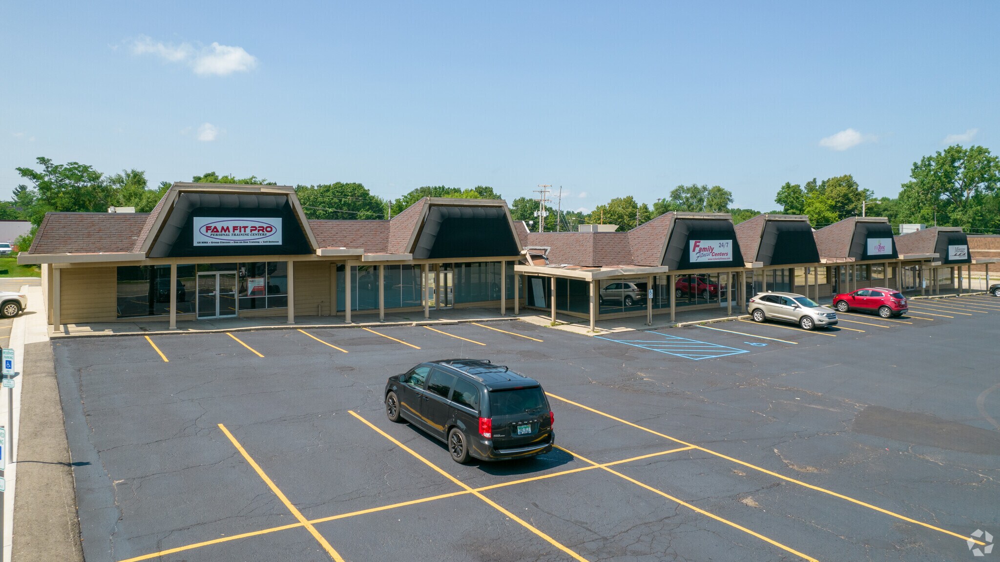 3307-3327 Plainfield Ave NE, Grand Rapids, MI for sale Primary Photo- Image 1 of 1