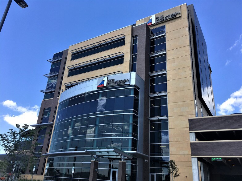 1601 N 12th St, Bismarck, ND for sale - Primary Photo - Image 1 of 1