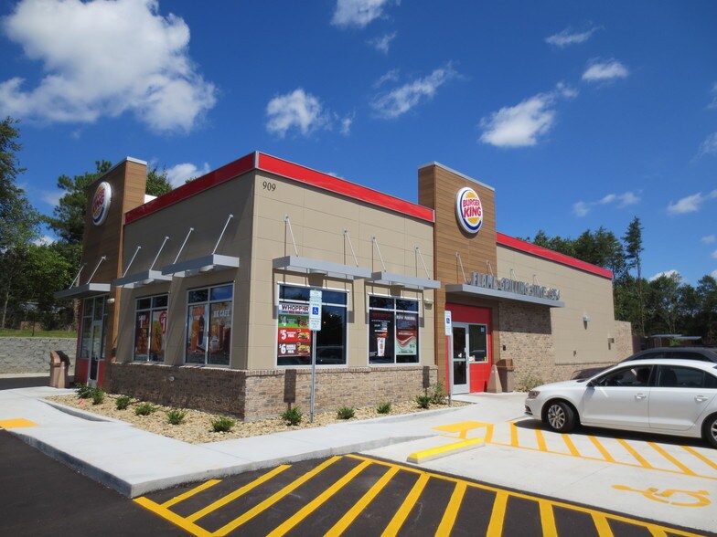 909 Gsp Dr, Greer, SC 29651