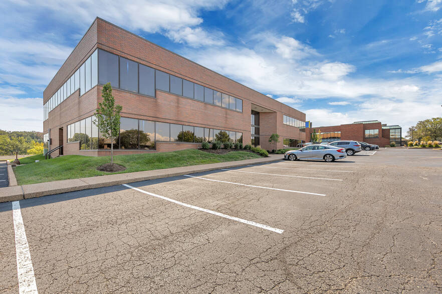 11132 S Towne Sq, Saint Louis, MO for lease - Building Photo - Image 2 of 4