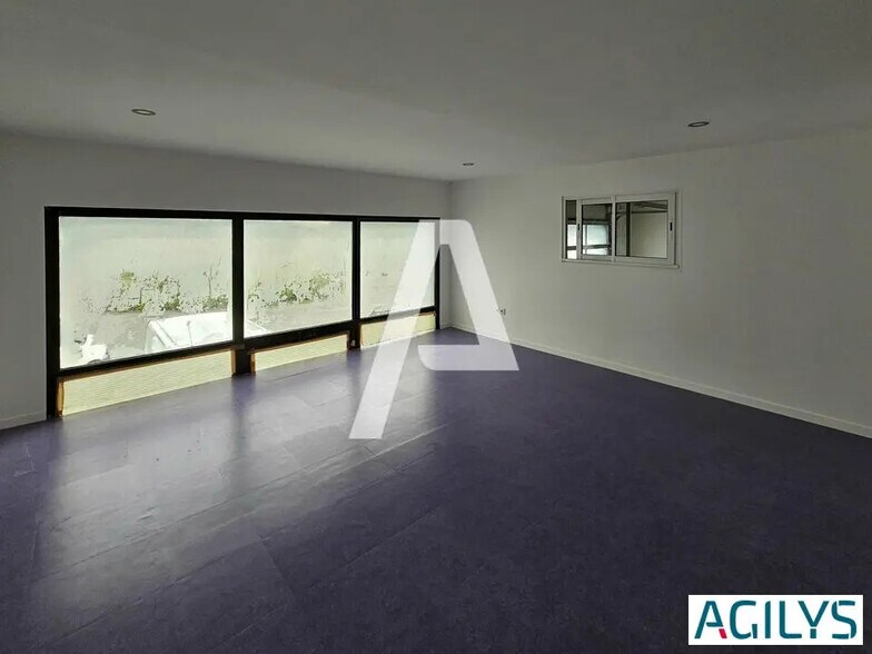 Flex in Villejust for sale - Interior Photo - Image 3 of 7