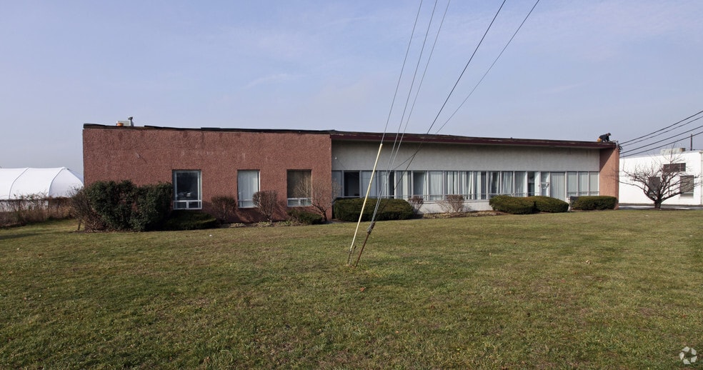 120 Commerce Rd, Carlstadt, NJ for lease - Building Photo - Image 3 of 3