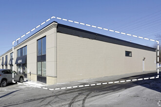 1800 Woodward Dr, Ottawa, ON for lease Building Photo- Image 1 of 6