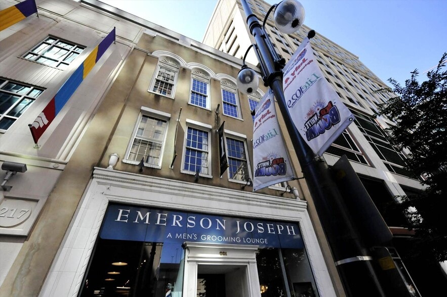 221 S Tryon St, Charlotte, NC for sale - Building Photo - Image 1 of 16