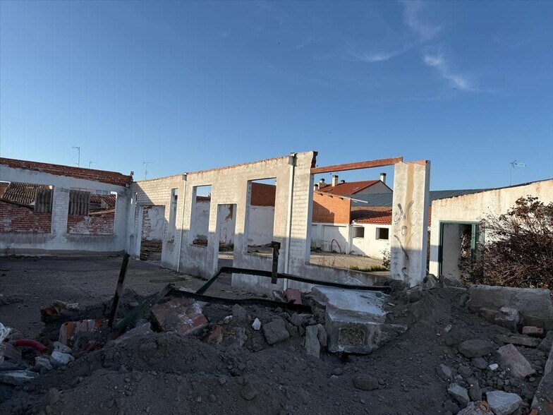 Land in Cantalapiedra for sale - Building Photo - Image 3 of 9