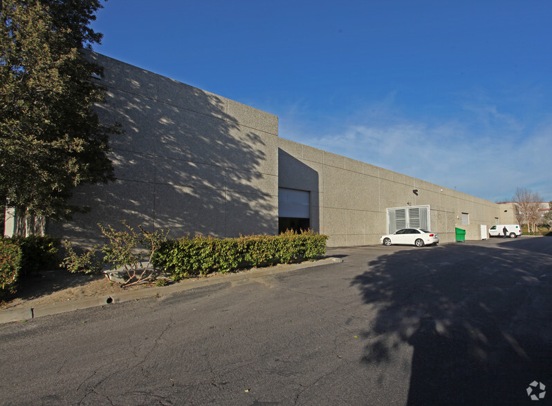 2655 Park Center Dr, Simi Valley, CA for lease - Building Photo - Image 2 of 3