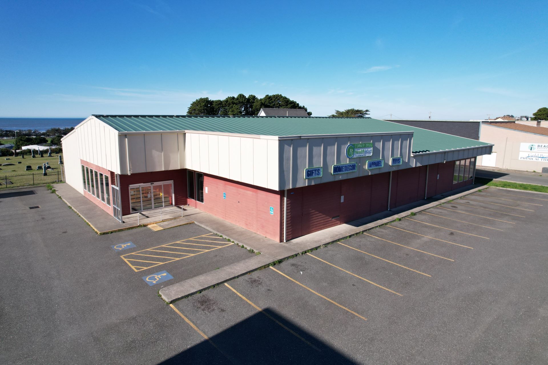 29670 Ellensburg Ave, Gold Beach, OR for sale Primary Photo- Image 1 of 19