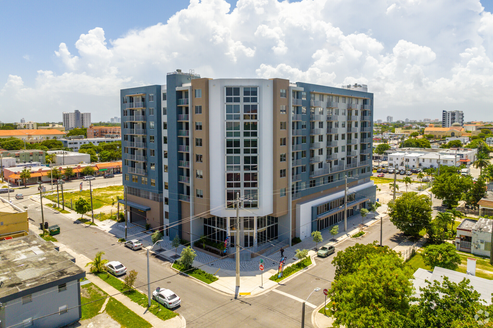 1110 NW 1st St, Miami, FL for lease Primary Photo- Image 1 of 21