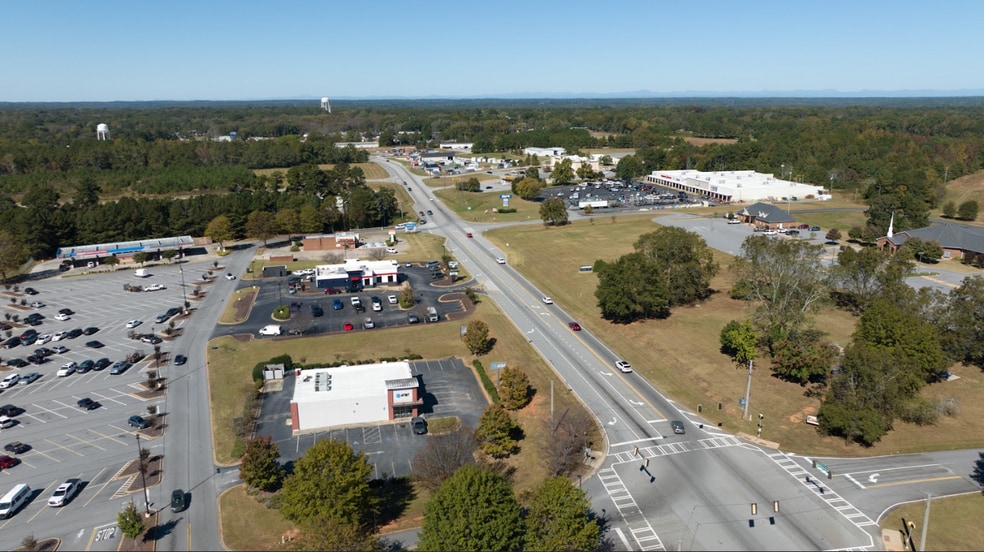 175 Frontage Rd, Hartwell, GA for lease - Building Photo - Image 3 of 7