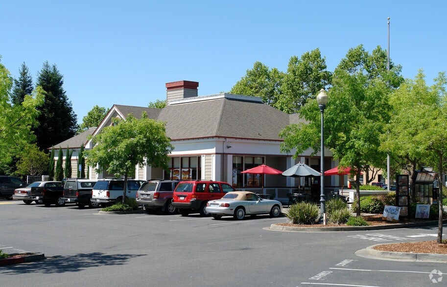 9000 Brooks Rd S, Windsor, CA 95492