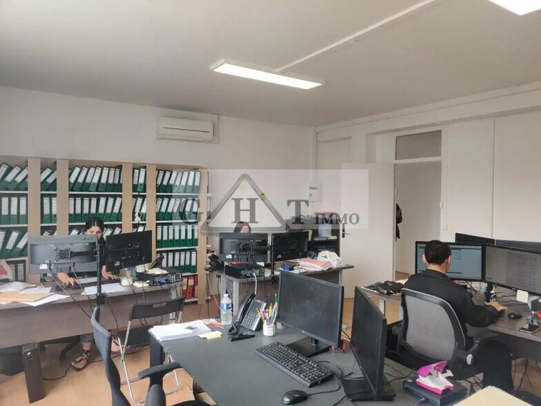 Office in Maisons-Alfort for lease - Interior Photo - Image 3 of 10