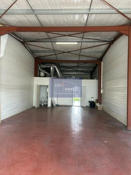 Flex in Canéjan for lease - Interior Photo - Image 2 of 7