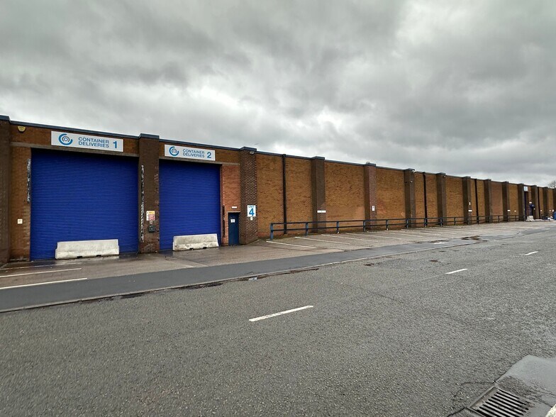Summit Crescent, Smethwick for lease - Primary Photo - Image 2 of 5