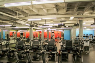 1 Bergen Town Ctr, Paramus, NJ for lease Interior Photo- Image 2 of 13