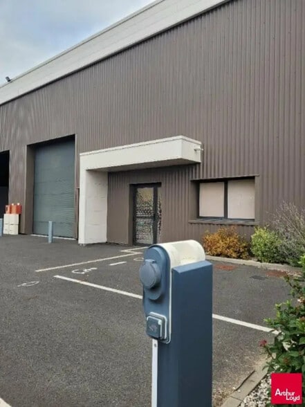 Flex in Le Mans for lease - Building Photo - Image 2 of 2