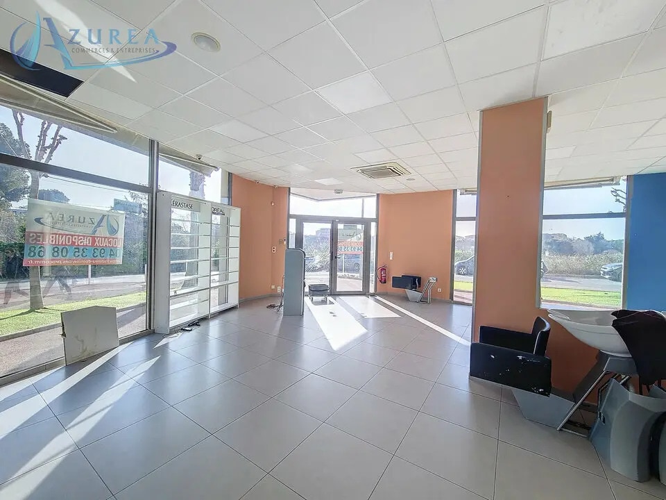 Retail in Antibes for lease Interior Photo- Image 1 of 7