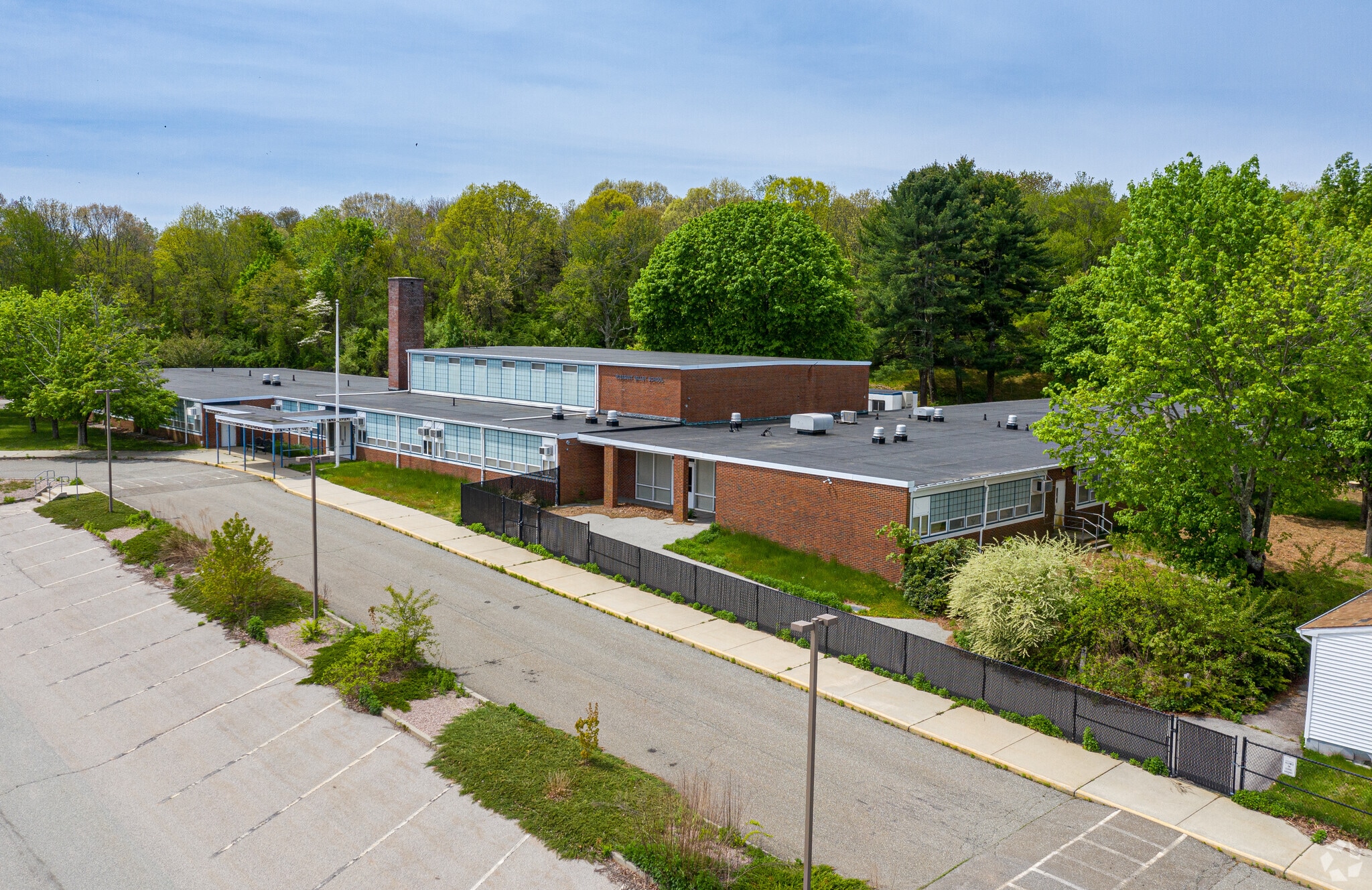 380 Pleasant Valley Rd S, Groton, CT 06340