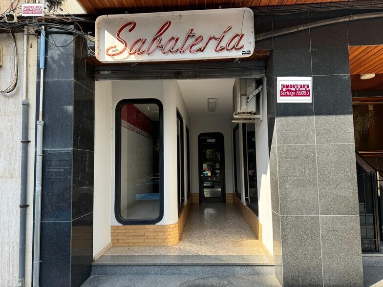 Retail in Almussafes, Valencia for lease - Building Photo - Image 1 of 8