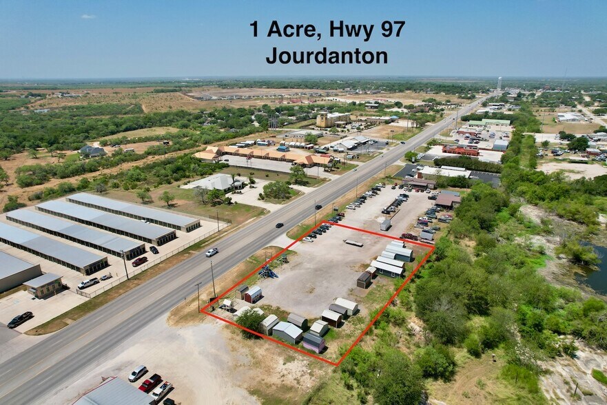 1 Ac 97 E hwy, Jourdanton, TX for sale - Primary Photo - Image 1 of 7