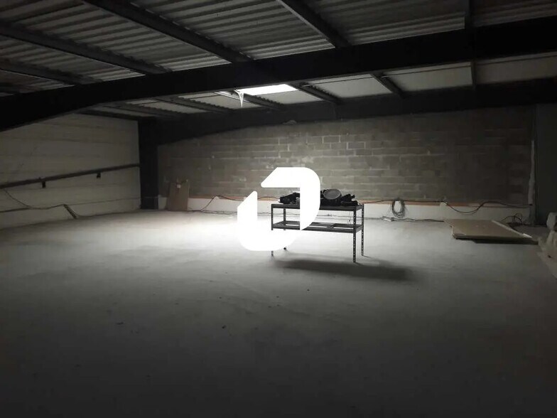 Office in Bordeaux for lease - Interior Photo - Image 3 of 4