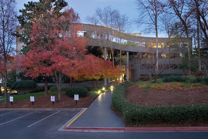 3520 Piedmont Rd NE, Atlanta, GA for lease - Building Photo - Image 1 of 4