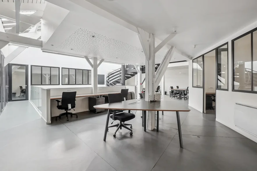 Office in Paris for sale - Interior Photo - Image 3 of 10
