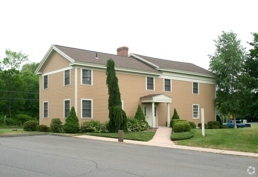 1210 Mill St, East Berlin, CT for sale - Primary Photo - Image 1 of 1