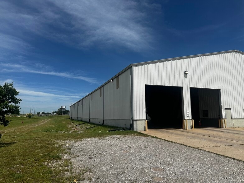 5301 SW 11th St, Lawton, OK for sale - Building Photo - Image 3 of 10