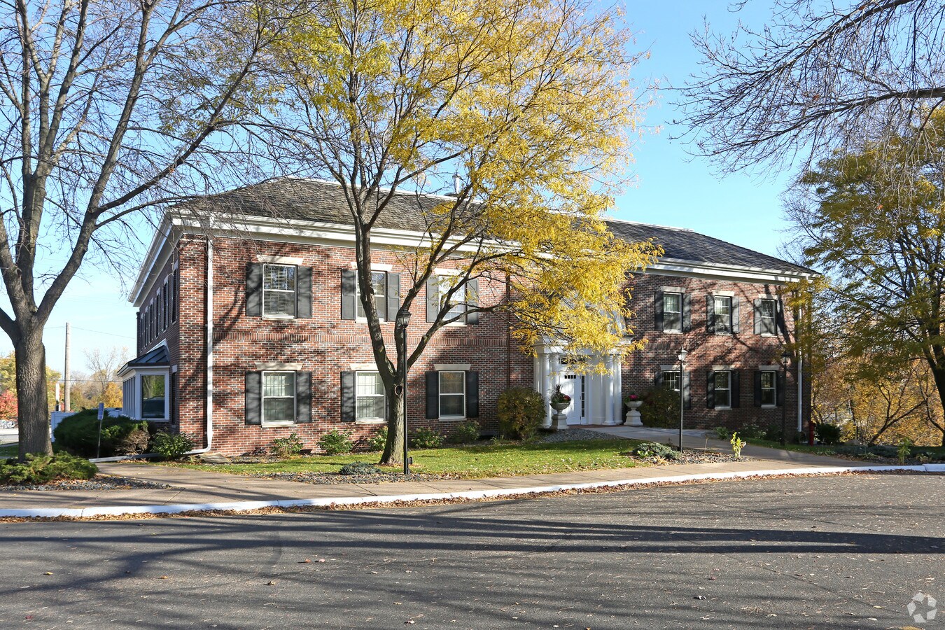 4525 White Bear Pky, White Bear Lake, MN 55110 | LoopNet