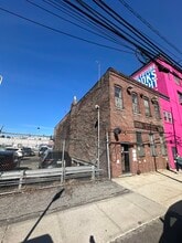 1011 46th Ave, Long Island City, NY for lease Building Photo- Image 2 of 12