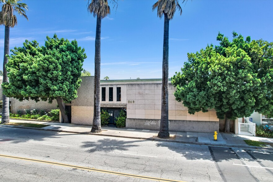 848 N Fair Oaks Ave, Pasadena, CA for sale - Building Photo - Image 1 of 5