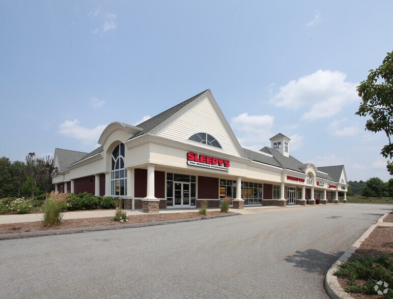 9 Fieldstone Cmn, Tolland, CT for sale - Primary Photo - Image 1 of 1