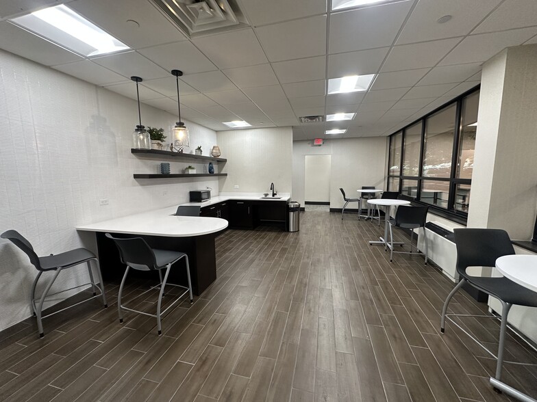 2201 Rt 38, Cherry Hill, NJ for lease - Lobby - Image 3 of 11