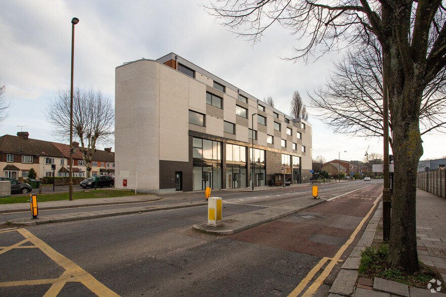 120 Blackwall Ln, London for sale - Primary Photo - Image 1 of 1