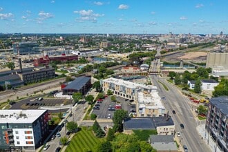 2121 S Kinnickinnic Ave, Milwaukee, WI - AERIAL  map view